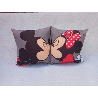 kit 2 capas de almofada Mickey e Minnie Beijo Cinza 43x43