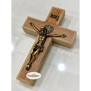 Crucifixo Cruz De Madeira E Metal Medalha São Bento Parede