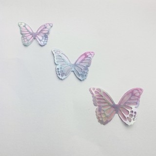 Aplique de borboleta vazada - Tie dye