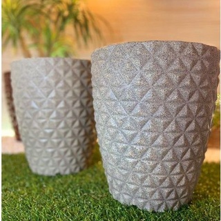 Kit com 2 Vasos para Plantas em Polietileno Diamante 30x25 + BRINDE pedrinhas decorativas