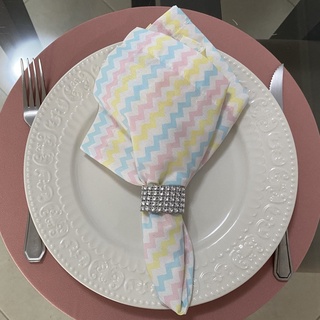 Guardanapo de tecido 100% algodão estampa chevron em candy colors - guardanapos de tricoline estampado em amarelo, azul e rosa claro para mesa posta