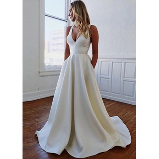 Vestido De Noiva Com Bolso Frente Decote V Alça Fina Costa