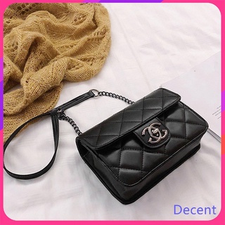 Pequena bolsa quadrada com fio bordado bolsa de ombro em formato de losango versão coreana da bolsa pequena com corrente dupla C preta