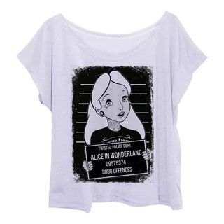 Camiseta Blusinha Blusa T-shirt Manga Japonesa Feminina Plus Size Estampa Alice Procurada País Maravilhas Tamanho Grande até G3 (56)