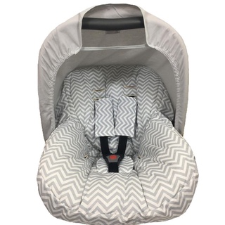 Capa forro acolchoado para aparelho bebê conforto com protetores para o cinto e mais capota solar cor chevron cinza (1)