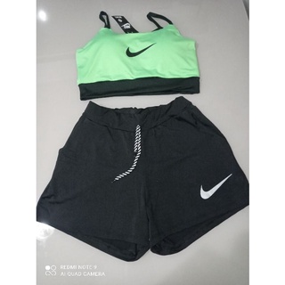 conjunto esportivo Nike