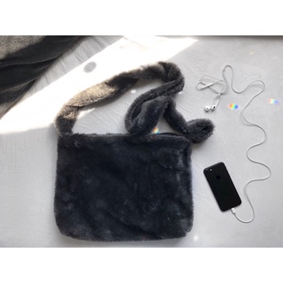 bolsa de pelinho/pelúcia fuzzy bag tiracolo cinza y2k