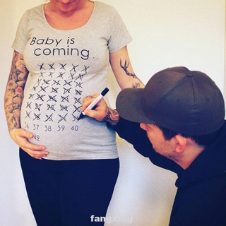 Camiseta De Maternidade / Gravidez / Grávida / Bebê É Coming / Estampa De Texto