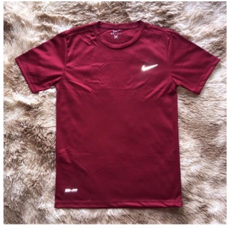 Camiseta Nike DRI-FIT Refletiva Modelo Básico Preta e diversas outras cores disponíveis - confira