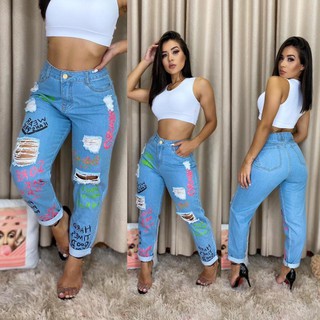 Calça jeans mom com escritas em neon jeans moda gringa moda blogueira