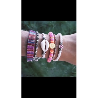 Mix de pulseiras colorido