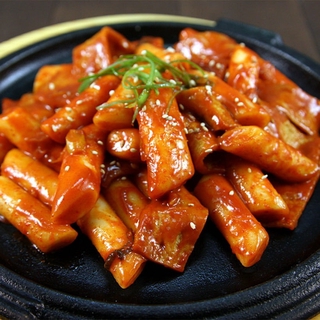 Yopokki Bolinho de Arroz Coreano Instantâneo sabor Original Sweet Spicy Topokki Copo 140 gramas (2)