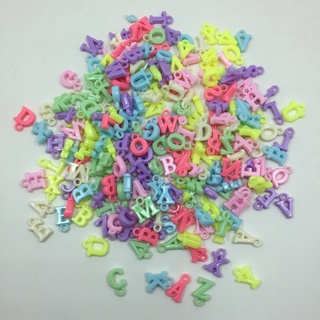 Miçanga Letra Pingente Candy Color 100 Unidades