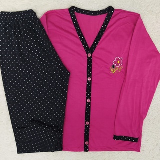 Pijama feminino botão detalhe bordado calça listras e poá