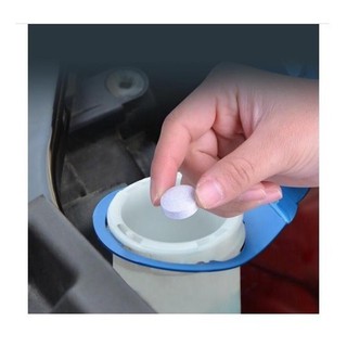 10 Pastilhas limpa para-brisas detergente limpa vidros concentrado dose única trata reservatório até 4 litros. Embalagem com 10 unidades. Cor âmbar, deixa a água do reservatório amarelo fluorescente. (9)