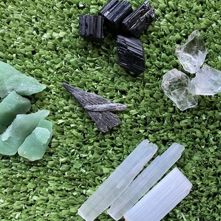 Monte seu Kit de Cristal Natural Bruto - Quartzo Transparente, Vassoura de Bruxa, Quartzo Verde, Turmalina Negra, Selenita