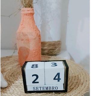 Calendário Decorativo Permanente Madeira em Cubos pinus 3d de mesa entrega imediata (1)