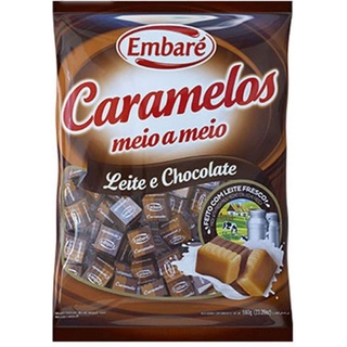 Bala Mastigável Caramelo Meio A Meio Leite E Chocolate com 100 Unidades Pacote com 660g - Doce para Festas Docinho para Revenda !