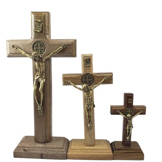Crucifixo Mesa Parede Madeira com Medalha São Bento