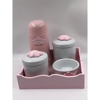 Kit Higiene Bebê porcelana bandeja ondinha rosa garrafa aplique nuvem + algodão + sabonete bebê brinde promoção