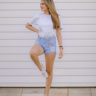 Shorts Jeans Feminino Destroyed Blogueira botao
