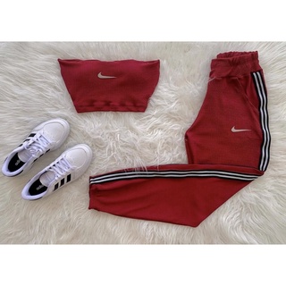 Conjunto Nike refletivo moletom cropped + calça
