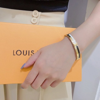 Marca de luxo Louis Vuitton Counter Pulseira Moda Delicado Bangle LV Monogram Letter Titanium Steel Bracelete Para Masculino E Mulheres