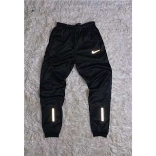 Calça Nike Masculina Jogger Esportiva Dri Fit Com Bolso e Refletivo Pequeno Lançamento (5)