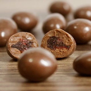 Cranberry Drageado com Chocolate Belga 70% Cacau - 500 gramas