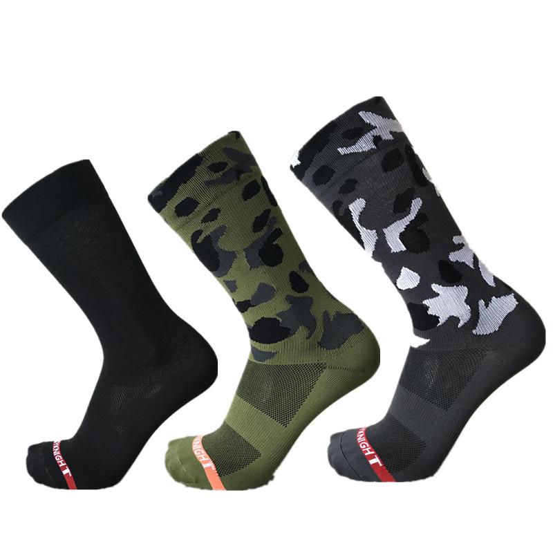 Men Camouflage Mountain Cross Coun Sport Socks Bicycle Cycling Socks Running Outdoor Sports Socks Compression Socks