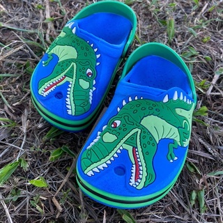 Babuche Infantil Masculino Dinossauro T - Rex Fachetado Azul E Verde Sandália E Chinelo Para Crianças De Personagem