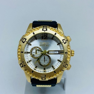 Relógio masculino dourado com pulseira emborrachada