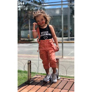 Calça Jeans Salopete Destroyed Infantil Menina Blogueirinha Mini Diva Com Suspensório Salmão Coral (3)