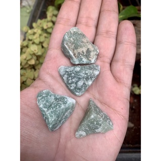 Pedra Natural Quartzo Verde Bruto - Pedra da Cura e Purificação