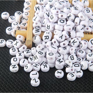 100 Pcs Acrílico Letra Do Alfabeto Contas 4x7mm Rodada Plana Spacer Beads (1)