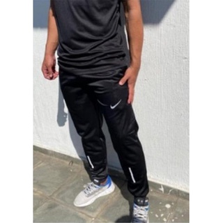 Calça Nike Slim Masculina PRETA Jogger Homem Poliéster Academia Corrida Esporte Frio Super Confortável promoção (4)