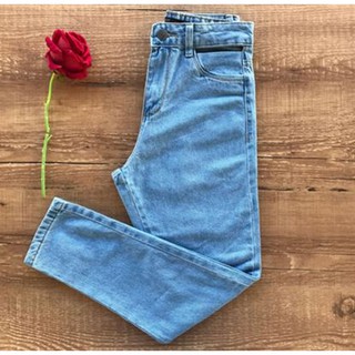 Calça Jeans Feminina Com Detalhe Vazado No Bolso Linda (4)